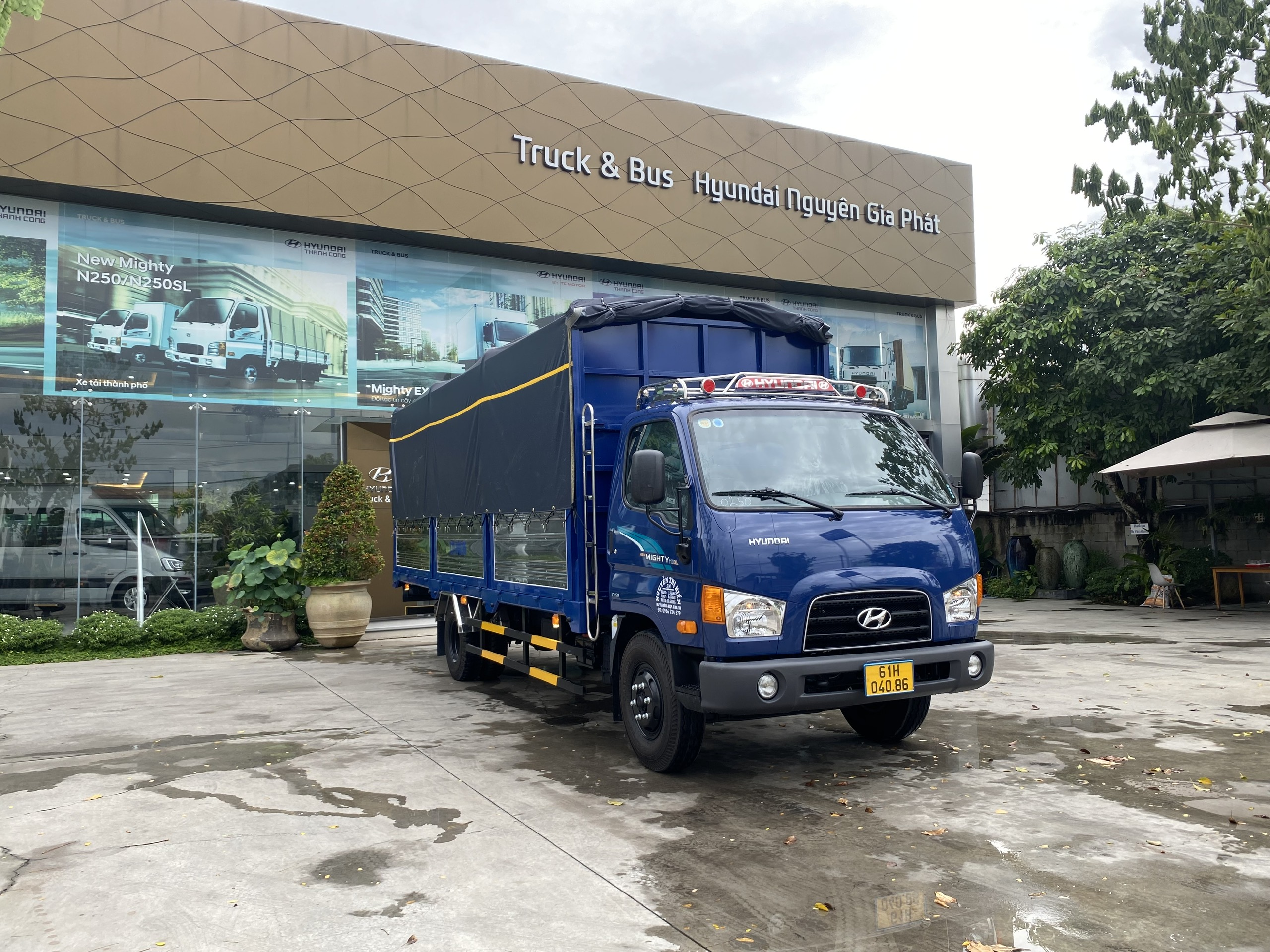 Xe tải Hyundai New Mighty 110XL thùng mui bạt tải trọng 7 tấn, thùng dài 6m3
